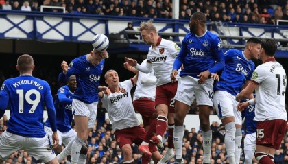 英超最新积分战报：埃弗顿奇迹绝平，曼城两场不胜，伯恩茅斯倒下