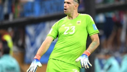 大马丁又赢了！维拉3-1：5分钟2球！欧战名帅埃梅里神了 刷爆纪录